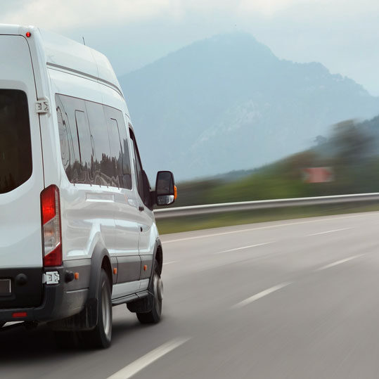 The business growth specialist Gabriel Topman has worked in the minibus rental space.